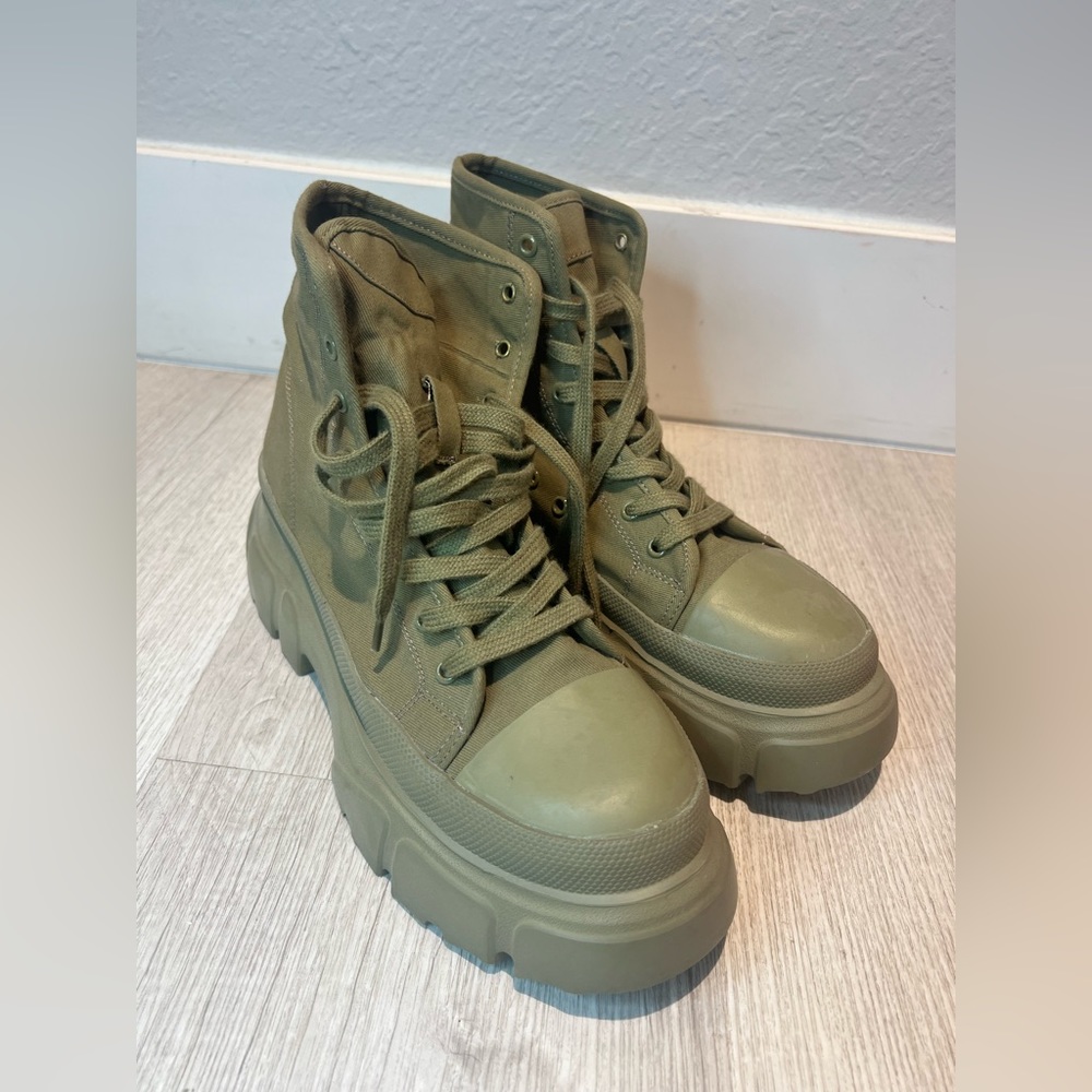 Zara chunky boots. Size 41 women.